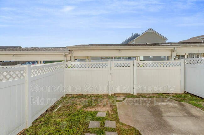 Building Photo - 731 Westcott Ln