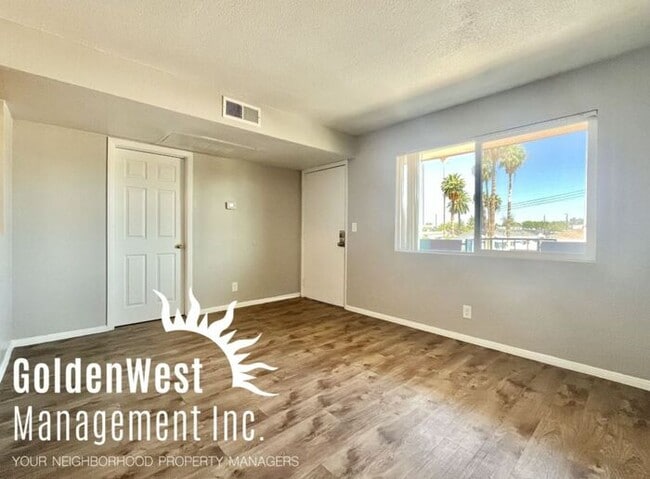 Building Photo - Charming 2Bdm 2Ba Apartment in Phoenix - M...