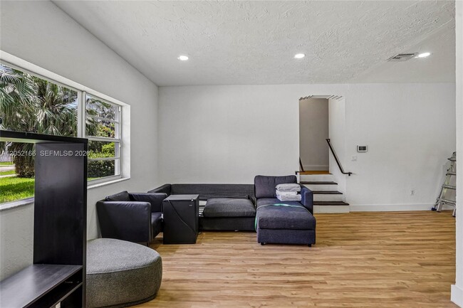 Foto del edificio - 130 NW 85th St