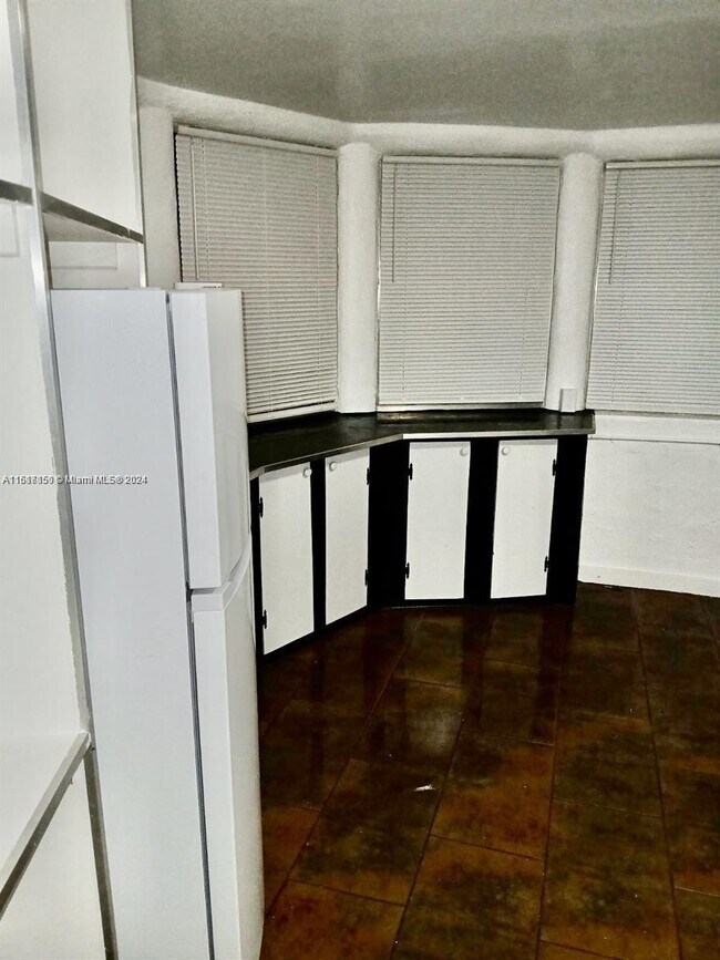 Foto del edificio - 1545 Biarritz Dr