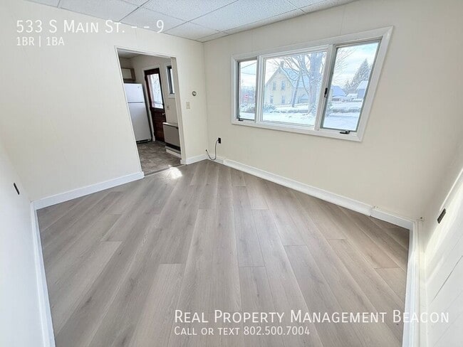 Building Photo - 533 S Main St