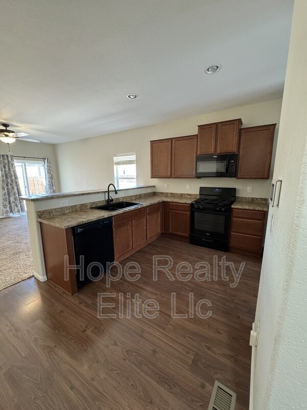 Foto del edificio - 6672 Kearsarge Dr