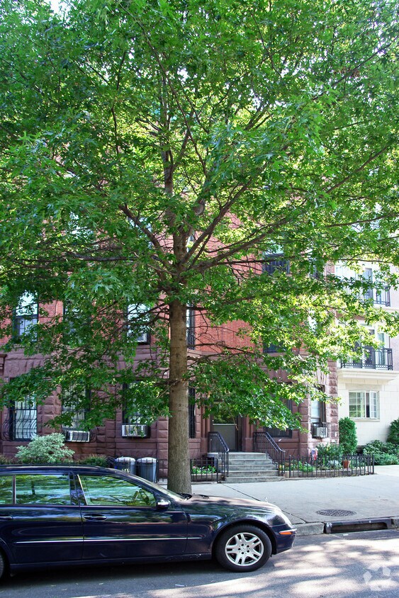 Building Photo - 345 3rd St