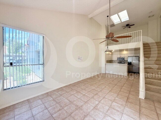 Foto del edificio - 1717 E Union Hills Dr