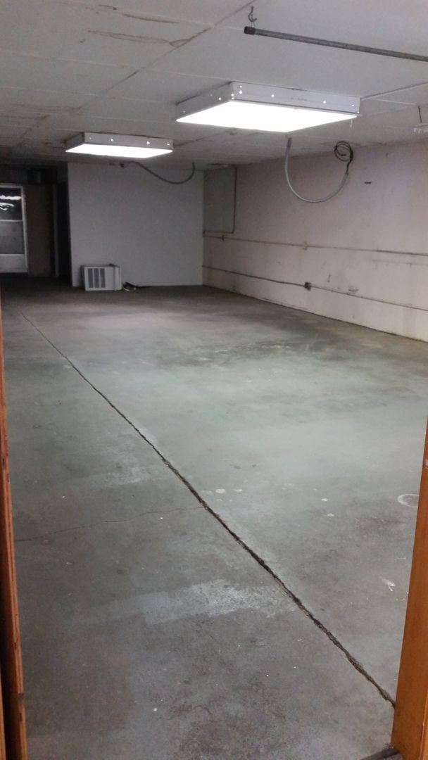 Building Photo - 4033 Ottmar Rd NE