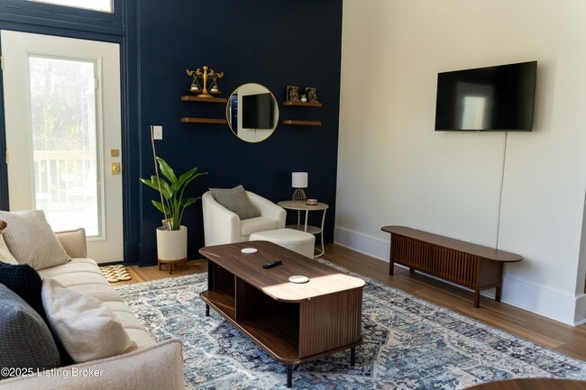 Building Photo - 1135 S 1st St