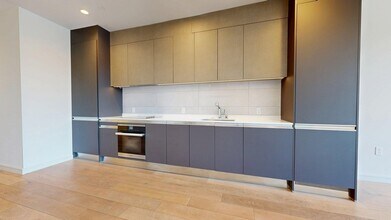 Building Photo - 606 Capp St