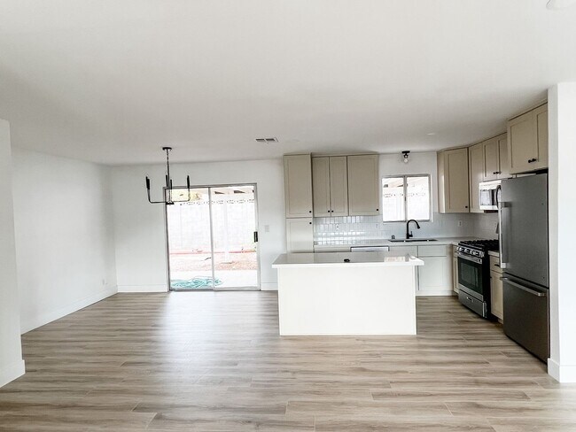 Foto del edificio - 340 Clover Glen Ct
