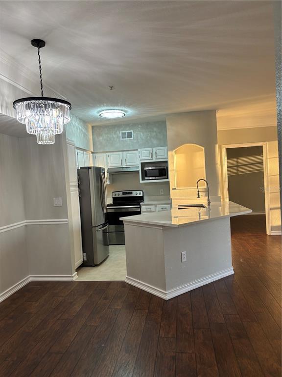 Building Photo - 3250 Corona Village Way