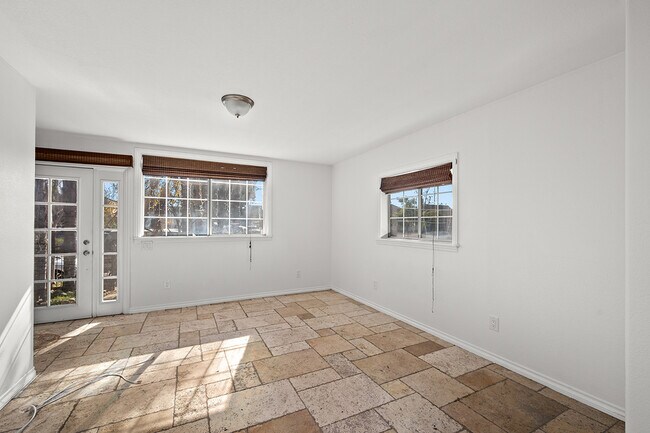 Building Photo - 2904 Webster Ave
