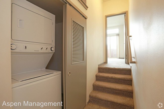 Building Photo - 3641-3701 Paseo del Prado