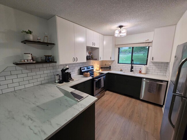 Foto del edificio - 7652 Wedgewood Ct