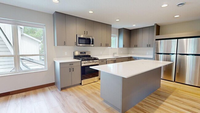 Foto del edificio - 716 13th Ave SE