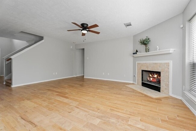 Foto del edificio - 15318 Redbud Berry Way