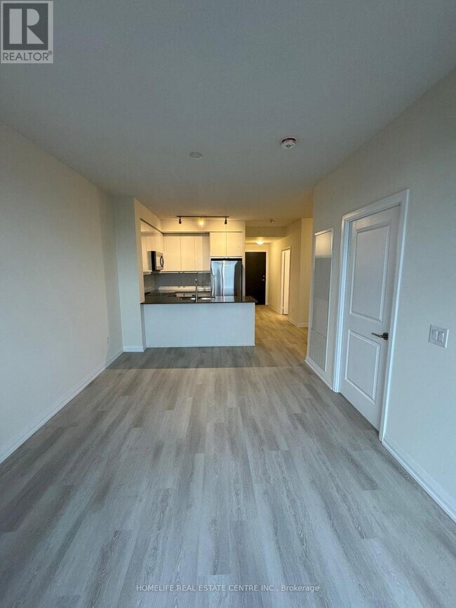 Photo du bâtiment - 3270 Sheppard Ave E