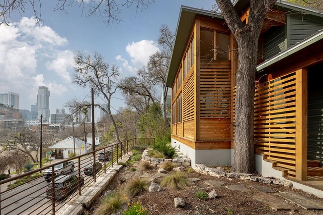 Foto del edificio - 1002 Baylor St