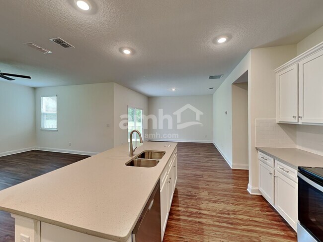 Foto del edificio - 12704 Percy Creek Dr