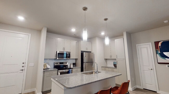 Building Photo - 2 Bed w/ $1,000 Gift Card + 6 Weeks Free —...