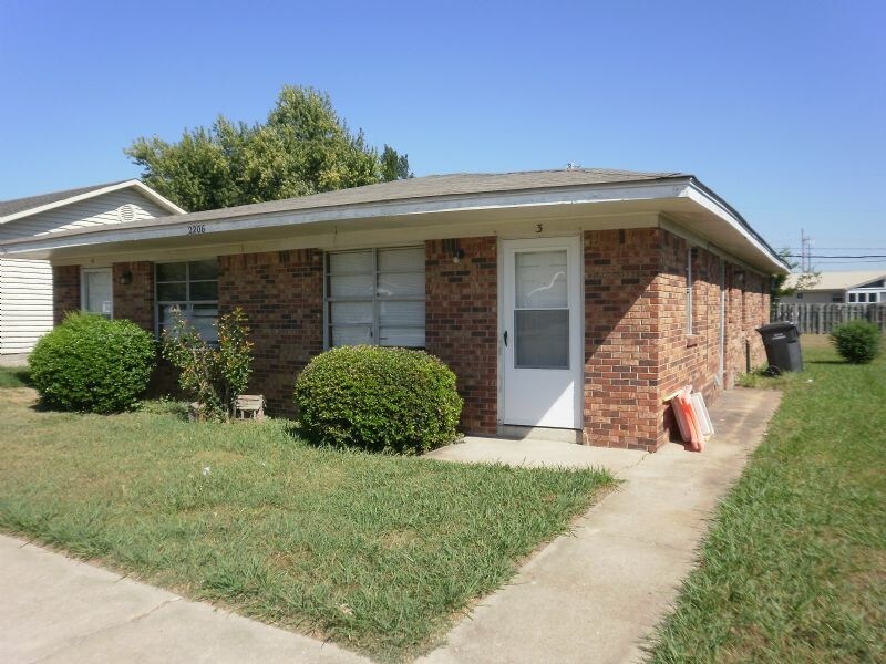 Primary Photo - Affordable Price for a Great Location!