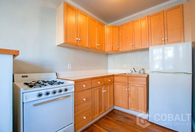 Foto del edificio - 674 Somerset Terrace NE