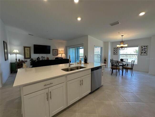 Building Photo - 14241 Heritage Landing Blvd