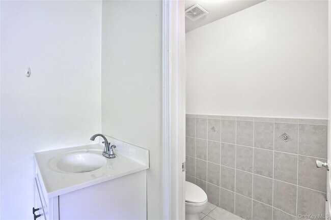 Foto del edificio - 160 Saddle River Rd