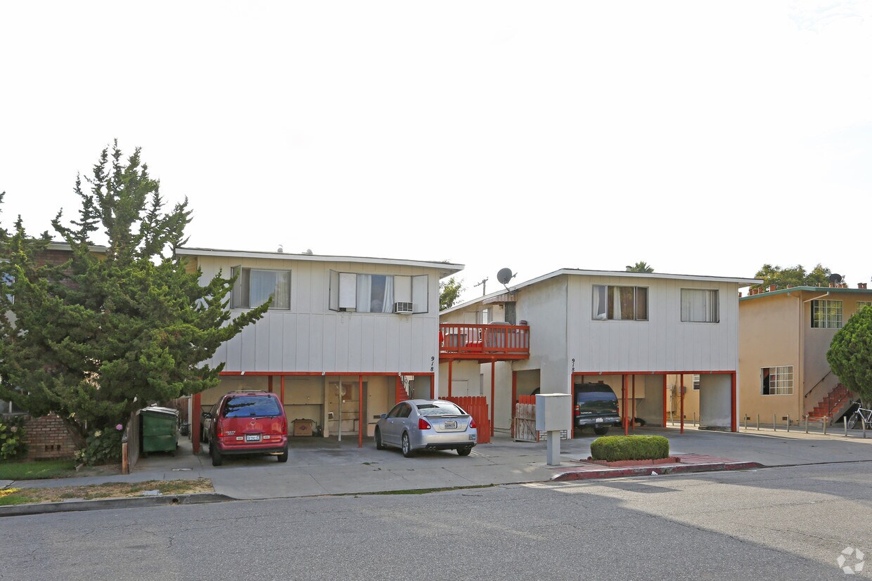 Building Photo - 918 Delbert Way