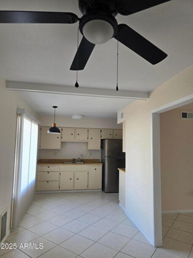 Foto del edificio - 9714 W Mockingbird Dr