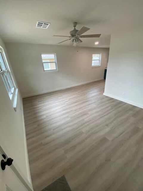 Foto del edificio - 1231 E Bryan Ave