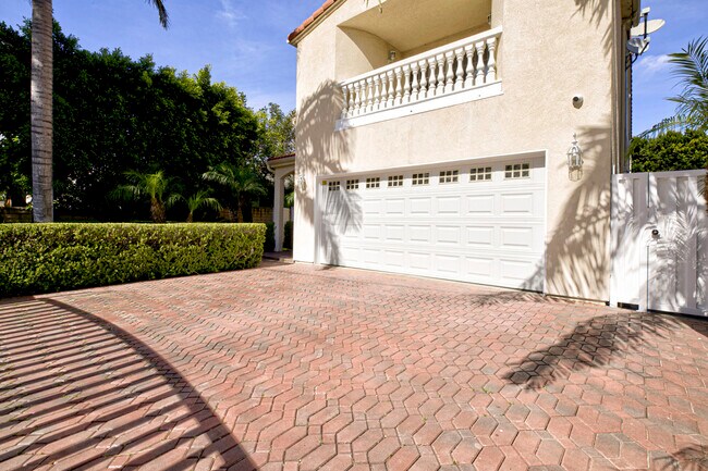 Building Photo - 15121 Marlin Pl