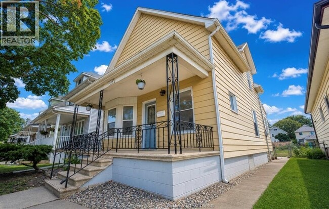 Building Photo - 859 Pierre Ave