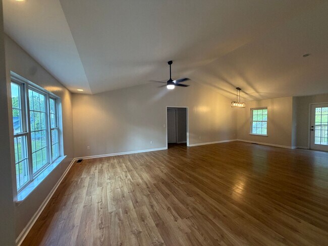 Building Photo - 136 Elizabeth Ann Cir