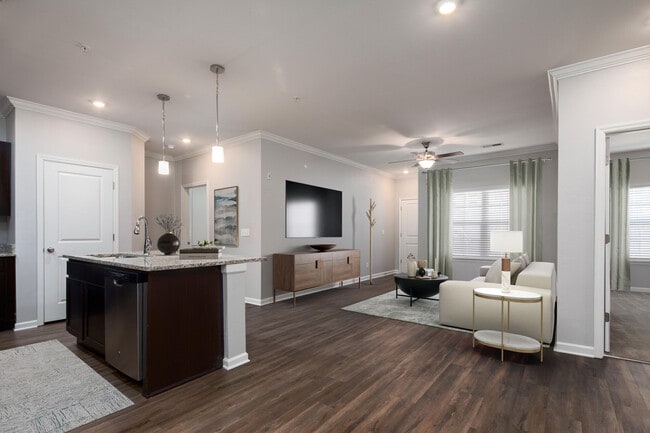 Building Photo - Oakwood Estates Apartment Homes by Callio ...