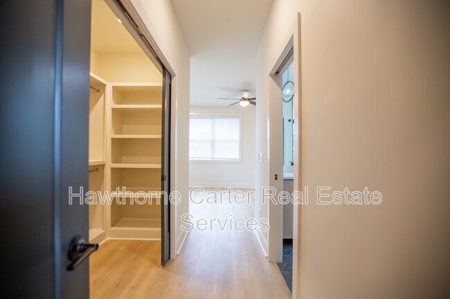 Building Photo - 2109 23rd Ave N