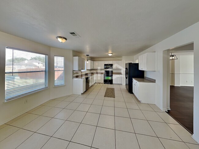 Foto del edificio - 4135 President's Dr W