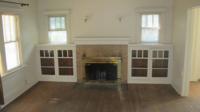 Building Photo - 940salem