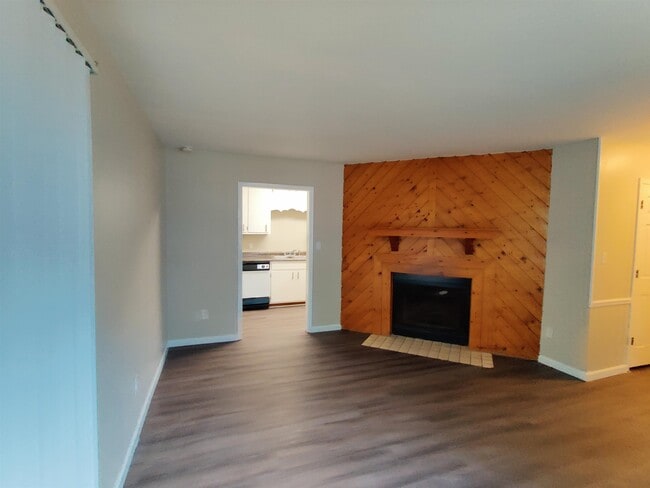 Building Photo - 2366 Gregory Dr