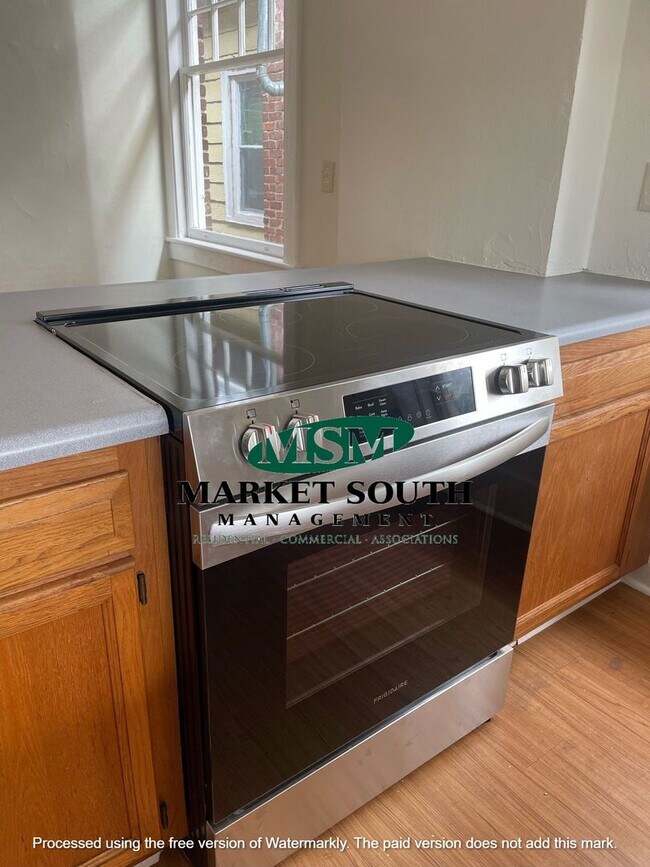 Foto del edificio - 539 E Henry St