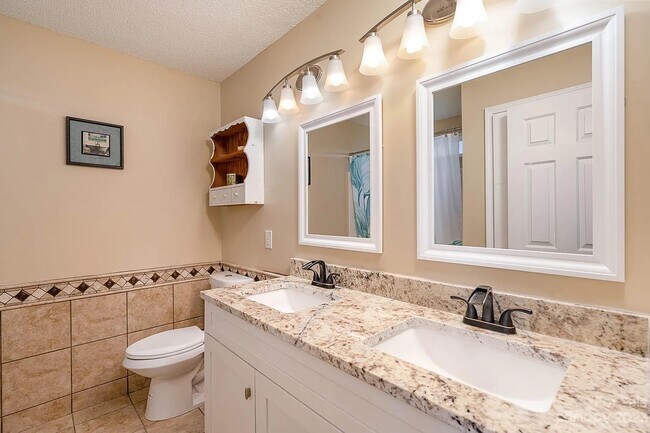 Building Photo - 10510 Plantain Ct