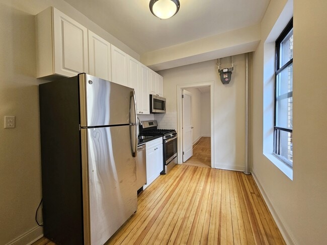 Building Photo - 652 W 163rd St