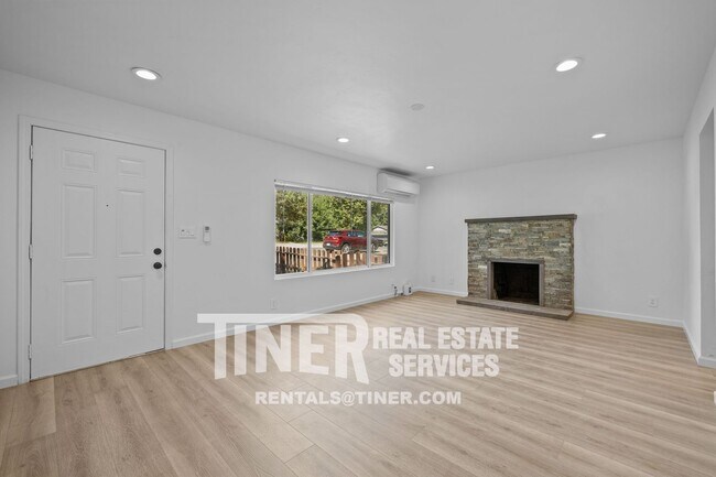 Building Photo - 7878 Orange Ave