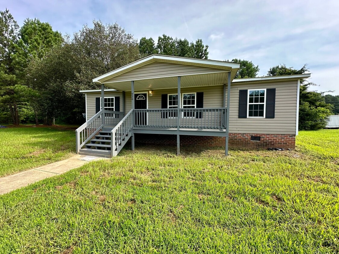 Primary Photo - 3 Bedroom/2 Bathroom Home Located in Brace...