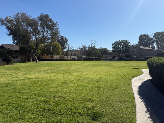 Building Photo - 13551 Comuna Dr