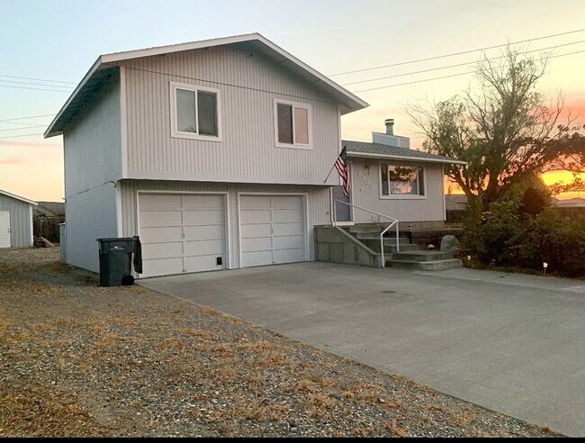 Foto del edificio - Single Family House in Kennewick!