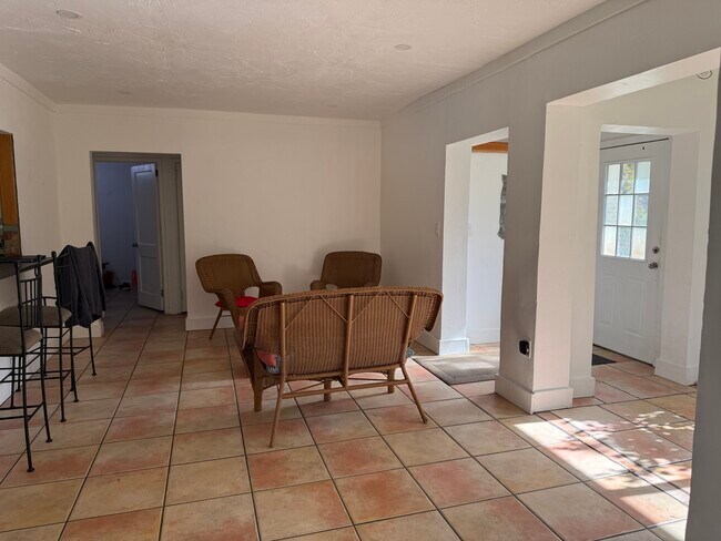 Foto del edificio - 451 NE 134th St