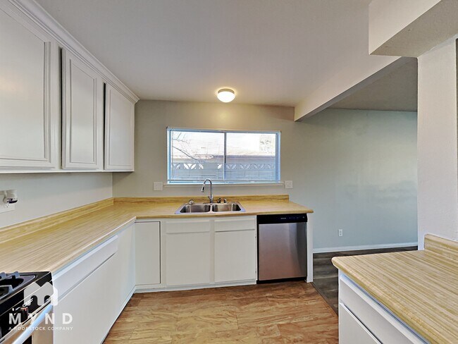 Building Photo - 5640 Neosho St