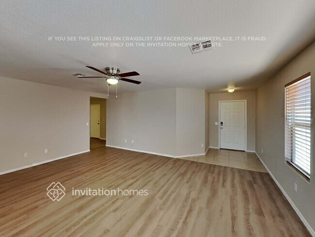 Foto del edificio - 10749 W Carlota Ln