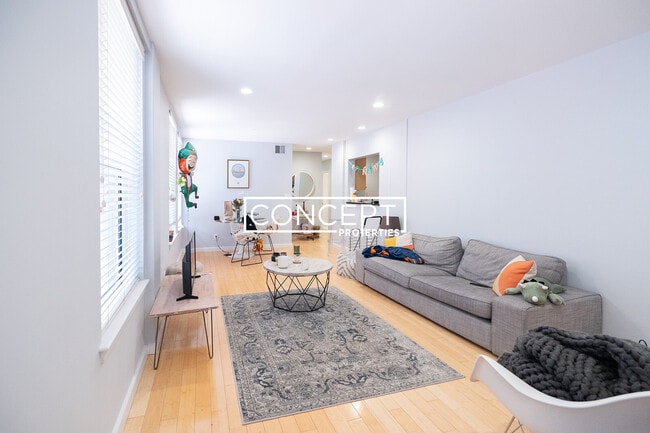 Foto del edificio - 1661 Washington St