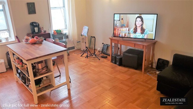 Foto del edificio - 1 br, 1 bath Apartment - 176 Seeley St A3