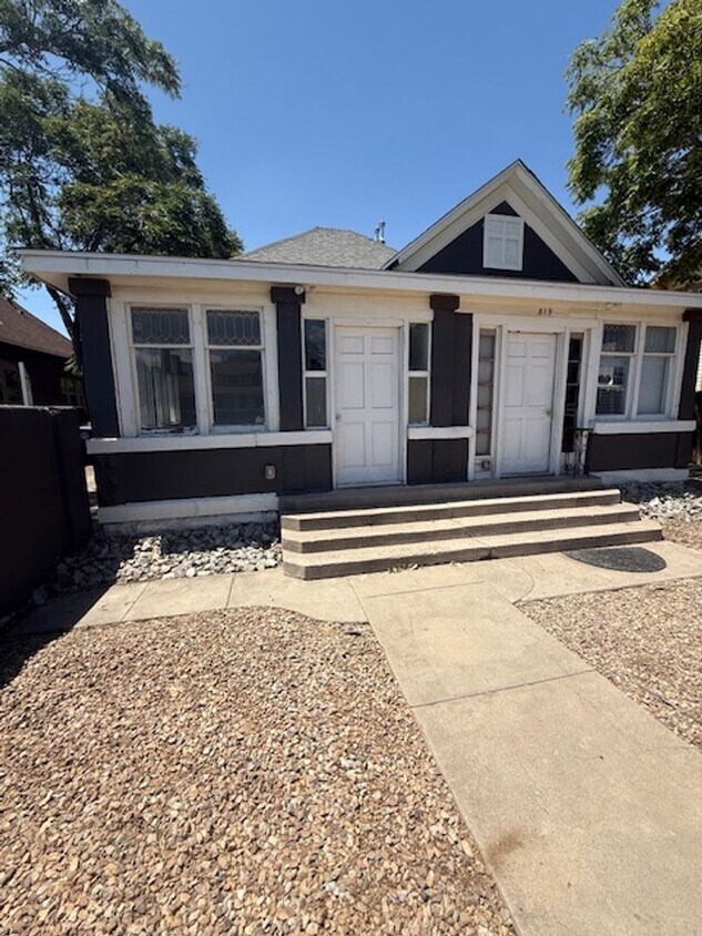 Foto principal - Close to Downtown Beautiful 2 bed 1 bath
